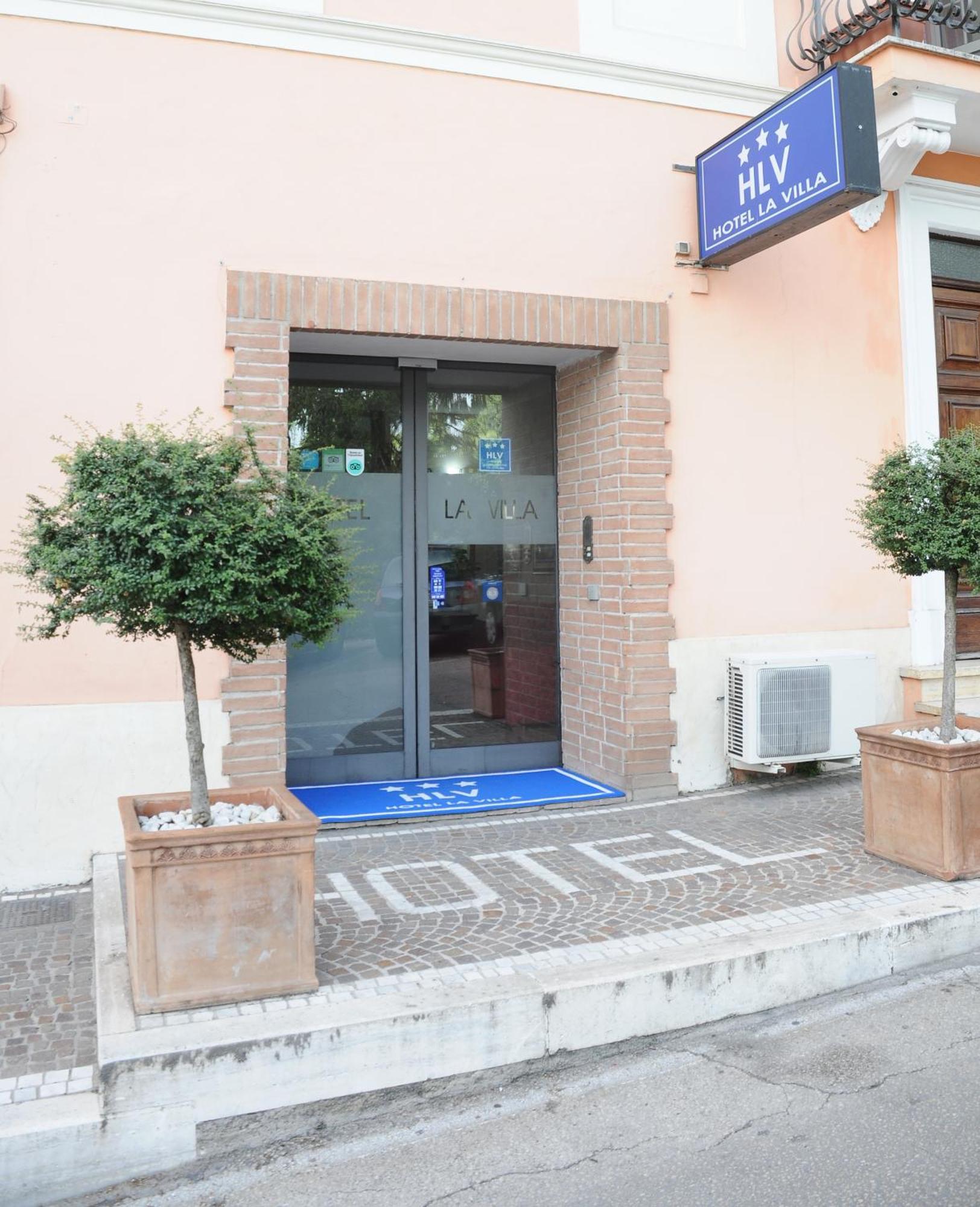 Hotel La Villa Ceccano Экстерьер фото